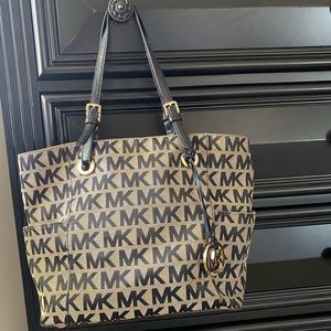 Authentic Michale Kors Purse